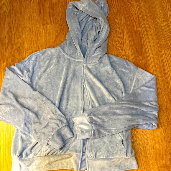 H&M Sweaters - BNWOT H&M velour light blue cropped hoodie